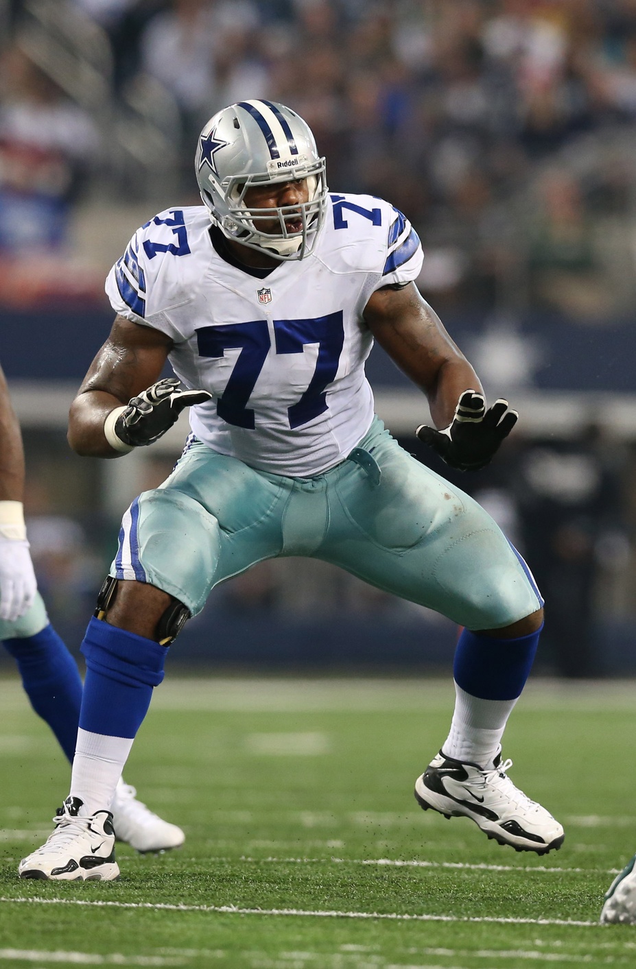 Tyron Smith active but not playing for Cowboys vs. Cardinals