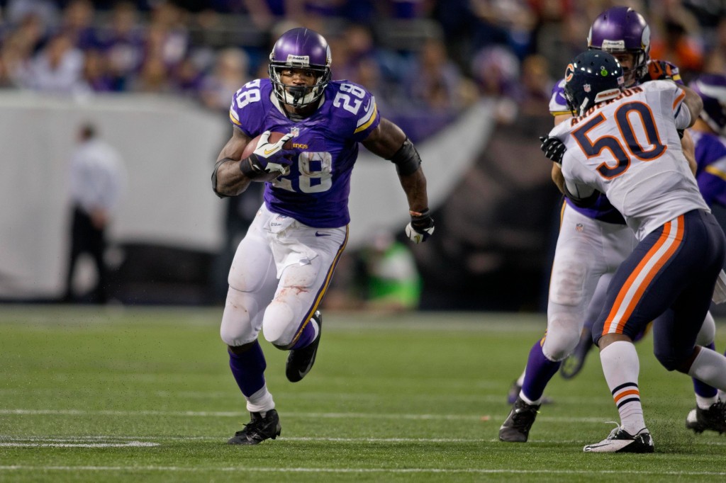 Arbitrator: Adrian Peterson off field until spring