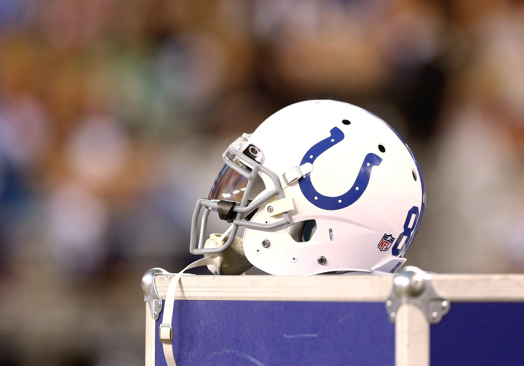 Colts Sign DE Genard Avery