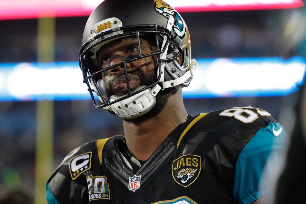 Bears sign TE Marcedes Lewis, National