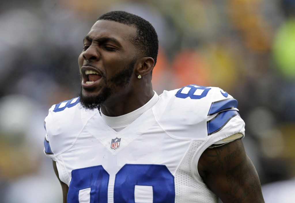 Dez Bryant has hairline knee fracture, outlook unclear for Dallas