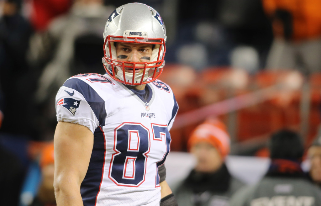 New England Patriots: Rob Gronkowski has surgery on broken forearm – Twin  Cities