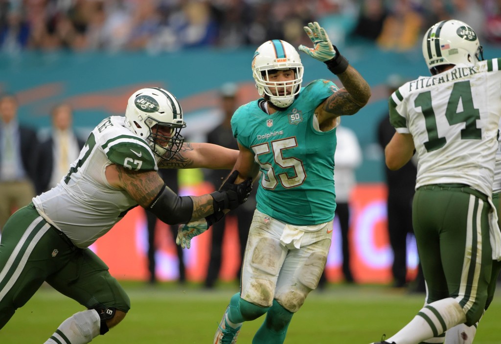 Miami Dolphins LB Koa Misi restructures contract 