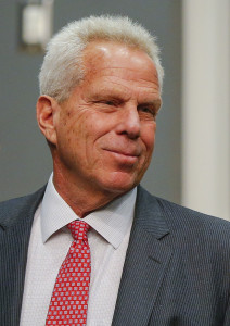 Steve Tisch (vertical)