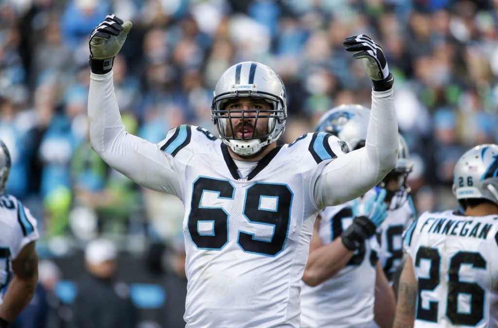 Jared Allen signs a one-day contract to retire as a Viking