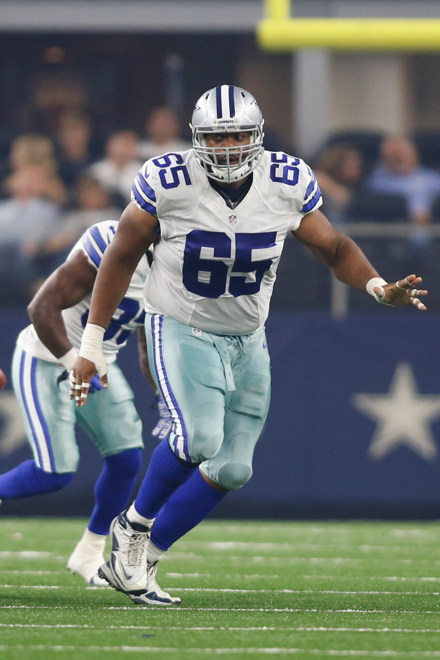 Cowboys' Ronald Leary Signs RFA Tender