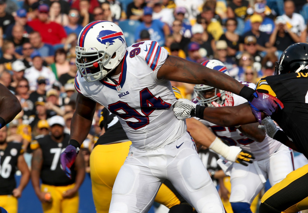 Miami Dolphins sign all-pro defensive end Mario Williams