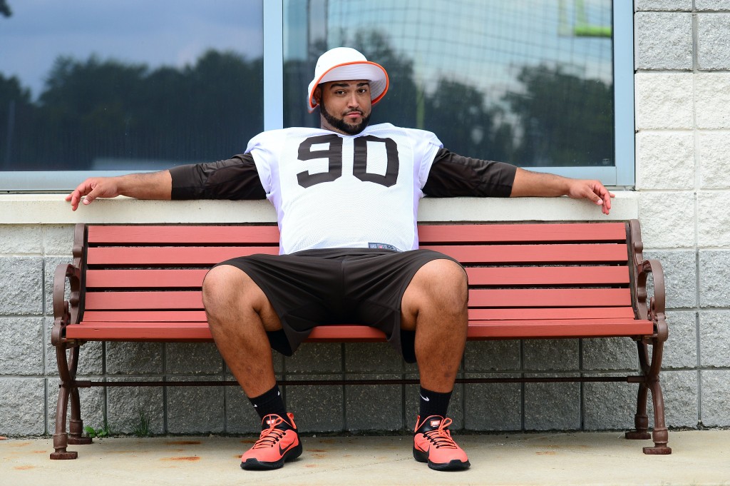 Broncos Sign Billy Winn