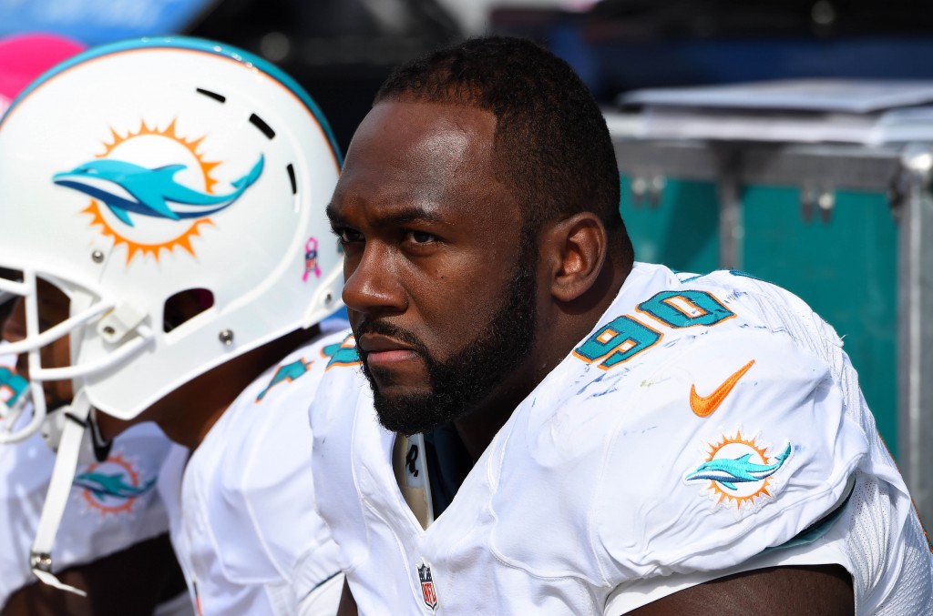 Dolphins To Release Earl Mitchell