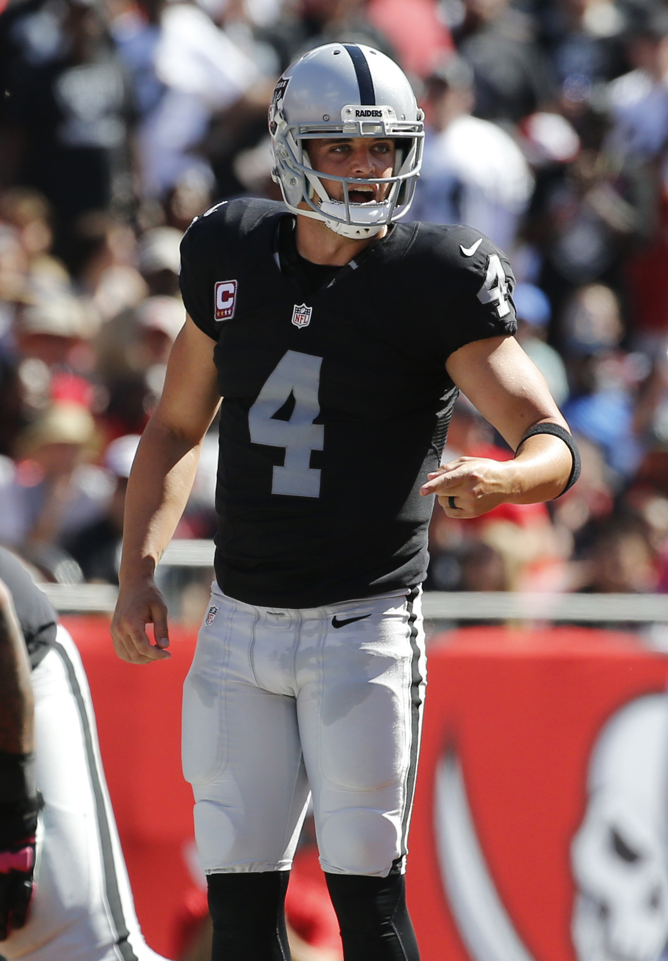 New Raiders head coach says Derek Carr 'absolutely' will be team's starting  quarterback