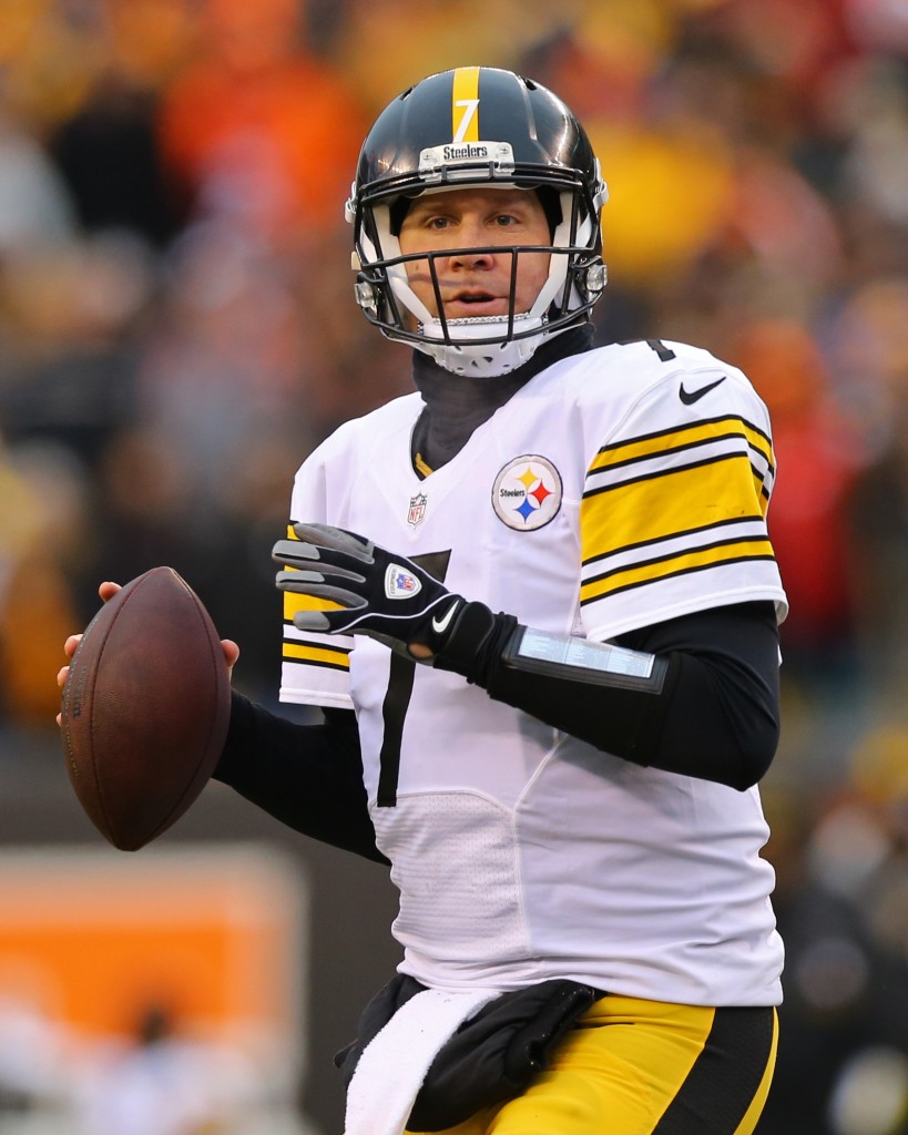 Ben Roethlisberger Resumes Throwing