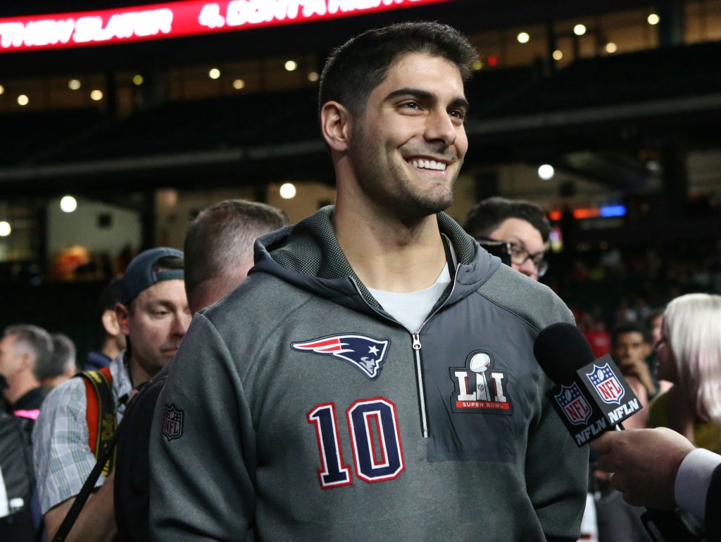 Tom Brady will sacrifice some reps for Jimmy Garoppolo in camp