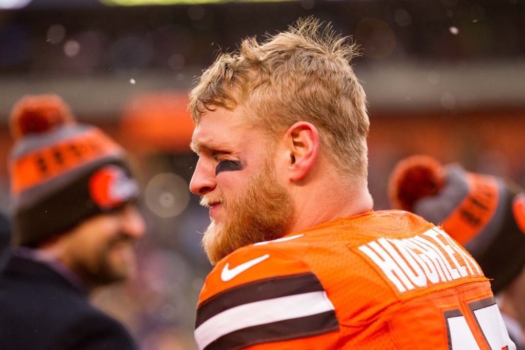 Browns Re-Sign LS Charley Hughlett