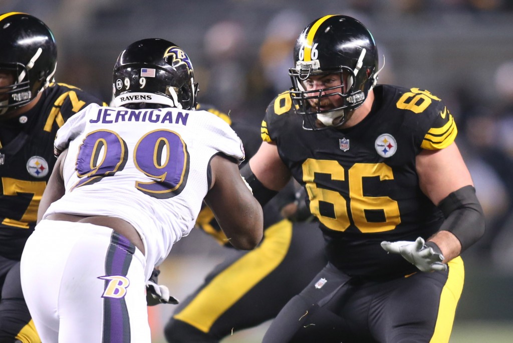 Pittsburgh Steelers release guard David DeCastro, agree to terms