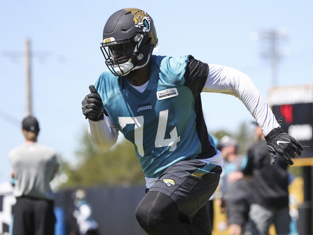 Jaguars, OT Cam Robinson agree to $54 million extension 