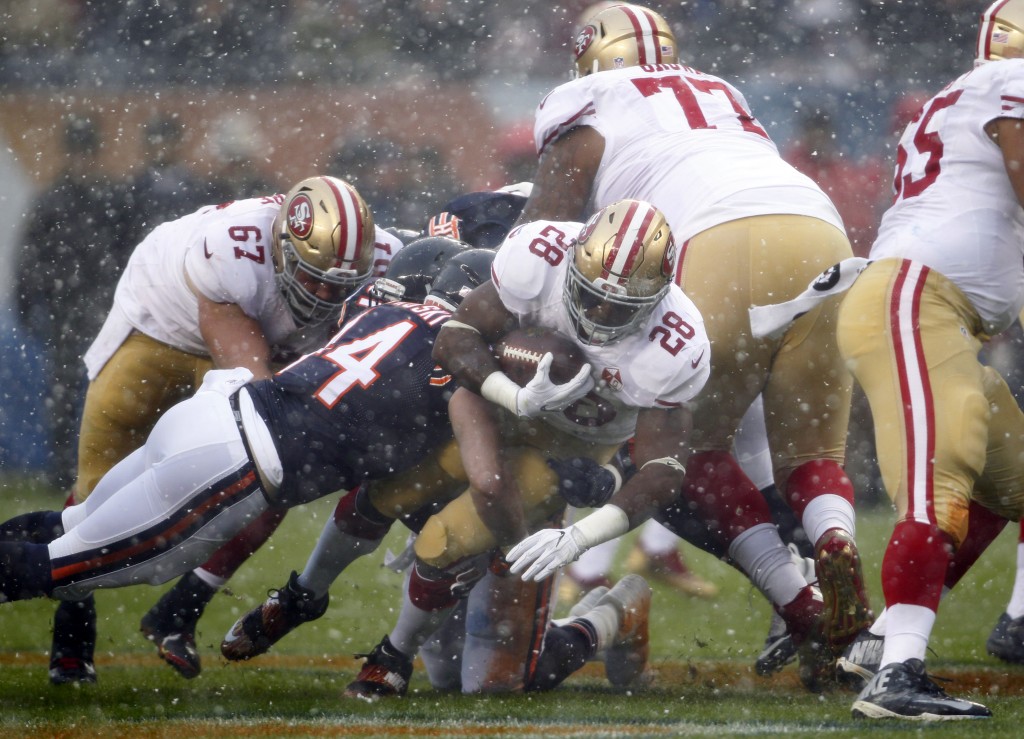 Chicago Bears inside linebacker Nick Kwiatkoski (44) motions during the  second quarter of a pre …