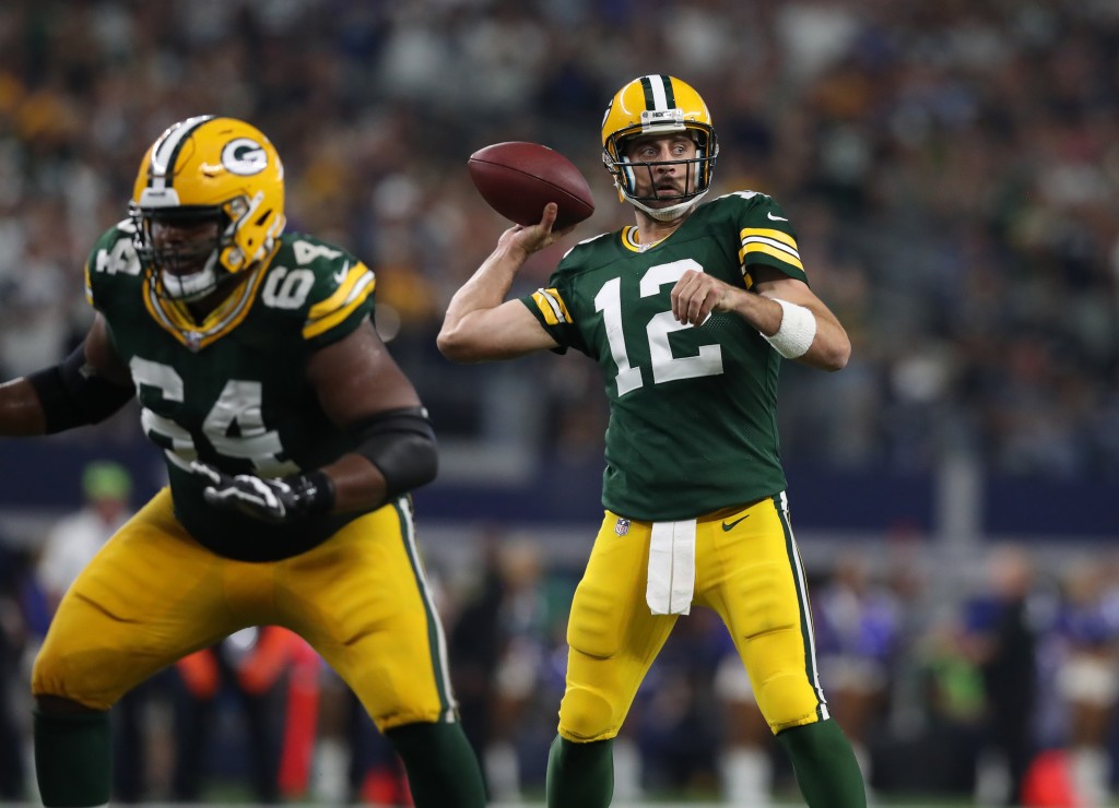 Packers reportedly extend Robert Tonyan, giving indication Aaron Rodgers  will remain with team in 2021 