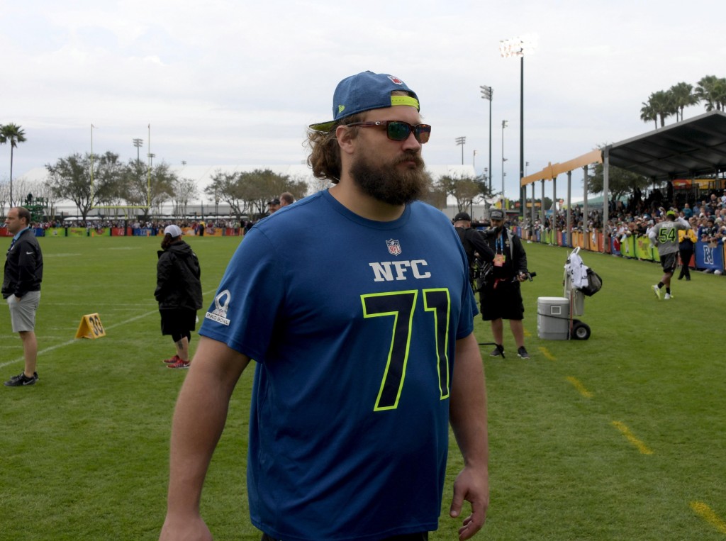 NFL Auction  NFL - Bears Josh Sitton Practice Issued 2017 Pro