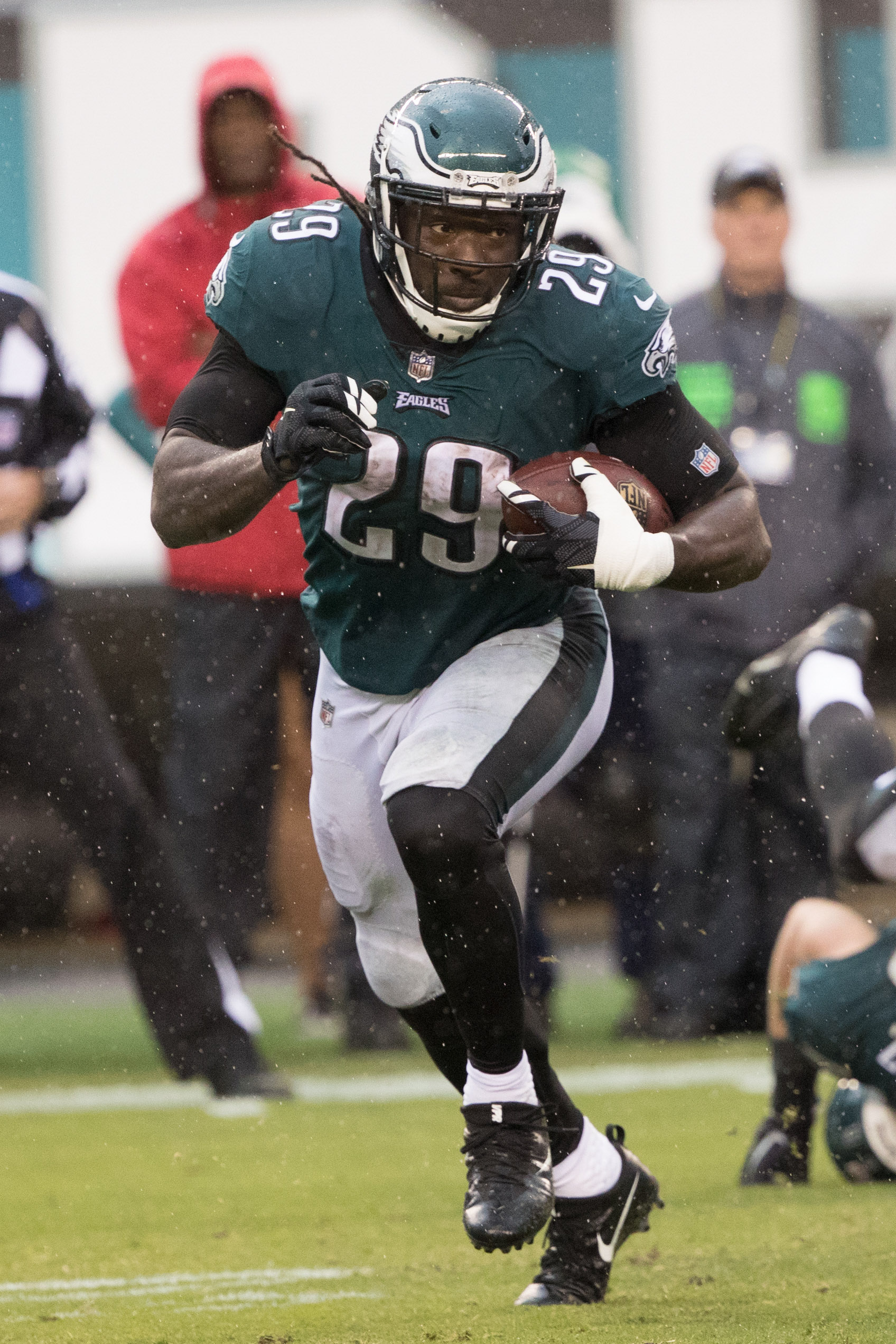 This Date In Transactions History: Eagles Sign RB LeGarrette Blount