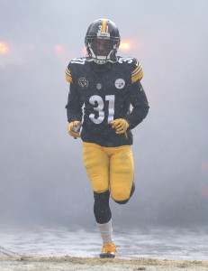 Mike Hilton (vertical)