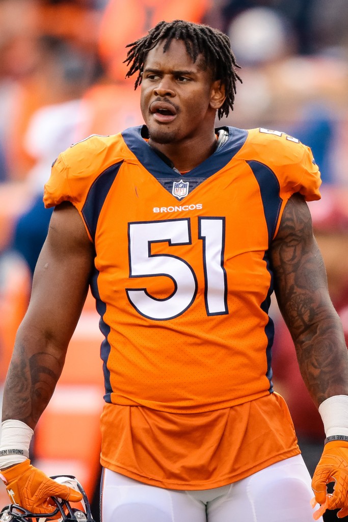 Broncos LB Todd Davis Partially Tears Calf Muscle