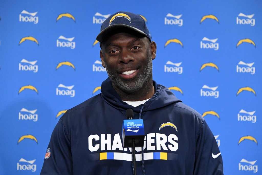 Commanders set to interview Anthony Lynn for offensive coordinator