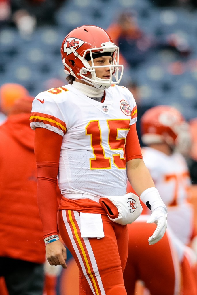 Patrick Mahomes Suffers Knee Injury