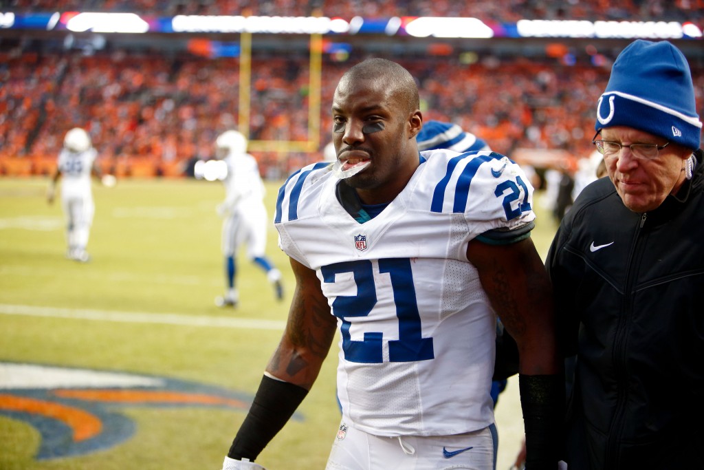 Raiders Meet With Vontae Davis