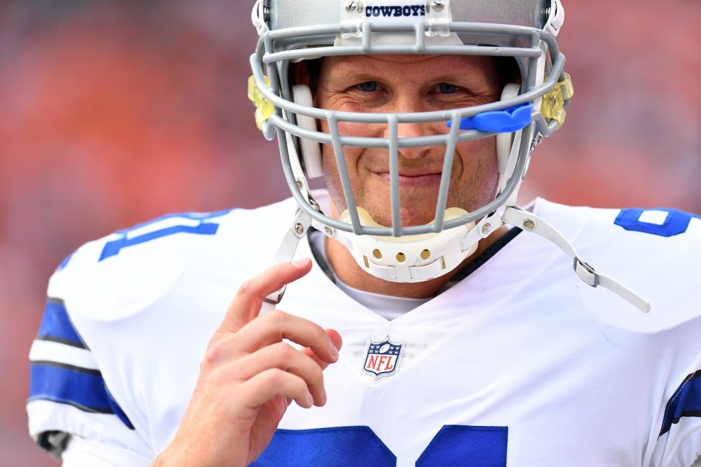 Cowboys officially re-sign long snapper L.P. Ladouceur