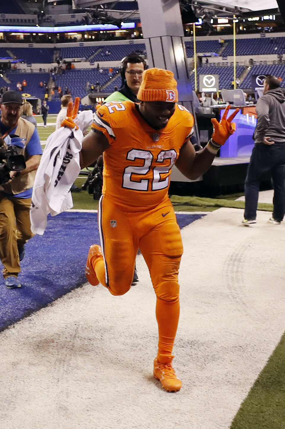 RB C.J. Anderson, a Super Bowl 50 champion, announces his retirement from  the NFL