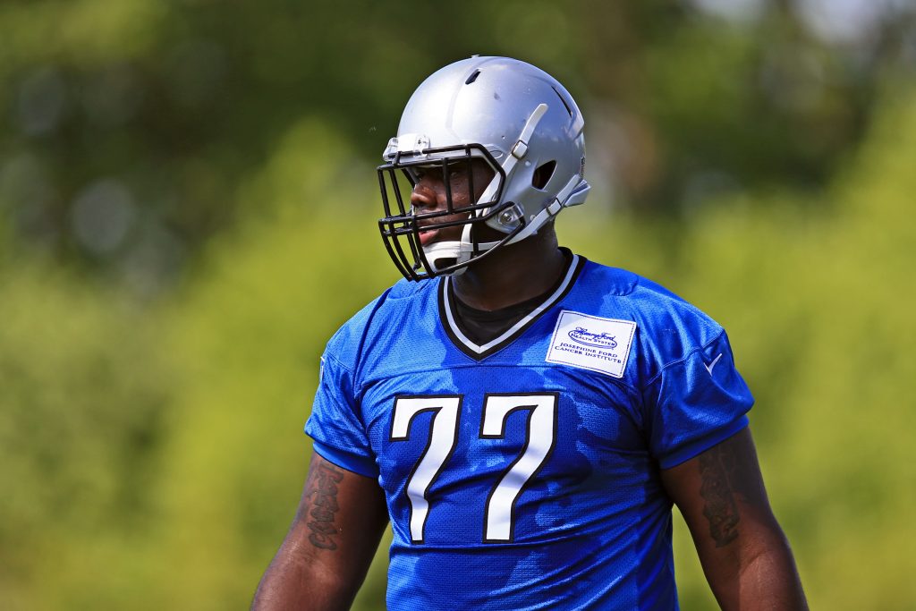 Chiefs Meet With OT Cornelius Lucas