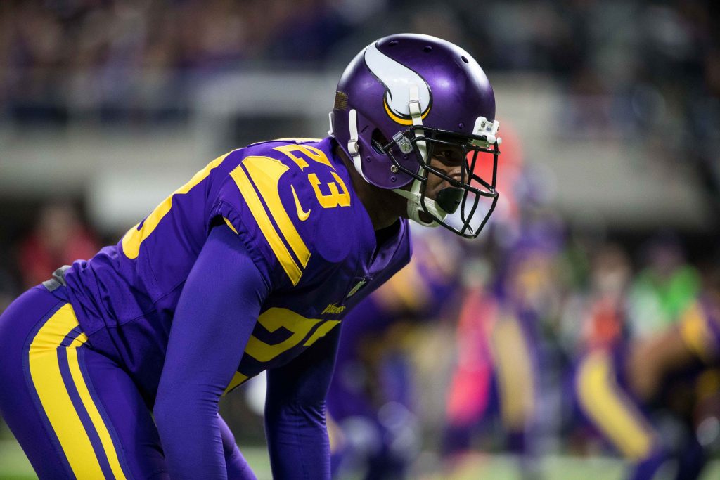 Minnesota Vikings cornerback Terence Newman (23) lines up against