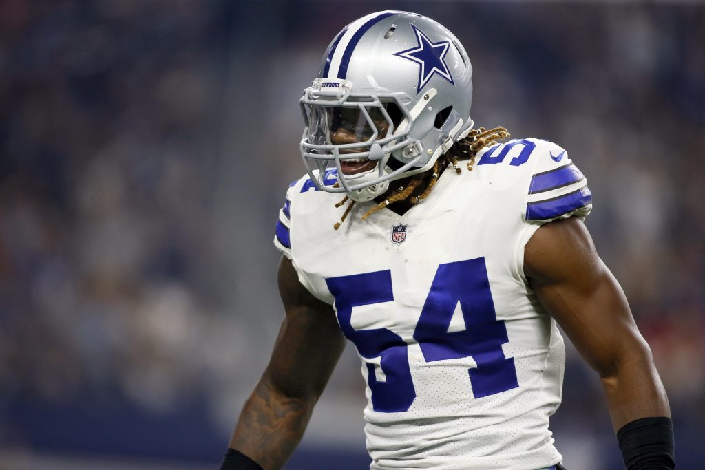 New York Giants linebacker Jaylon Smith (54) takes the field for