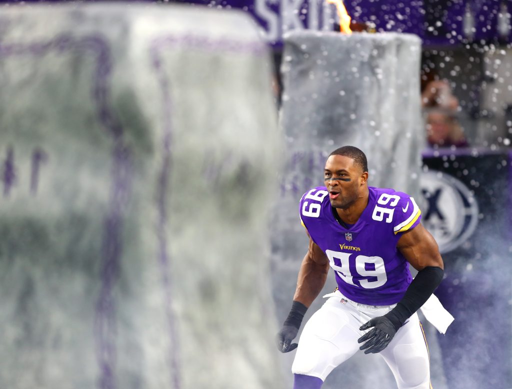 Report: Vikings' Hunter to hold out of mandatory minicamp