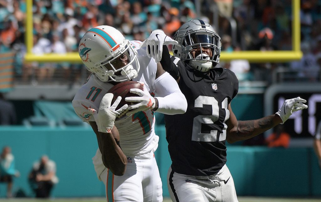 Dolphins lose $ 8 million at the ceiling