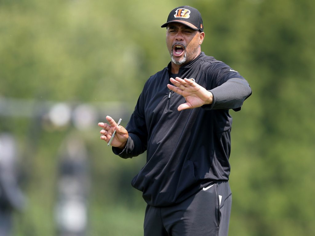 Steelers DC Teryl Austin Blames Poor Tackling For Fall of Run Defense In  Last 2 Weeks