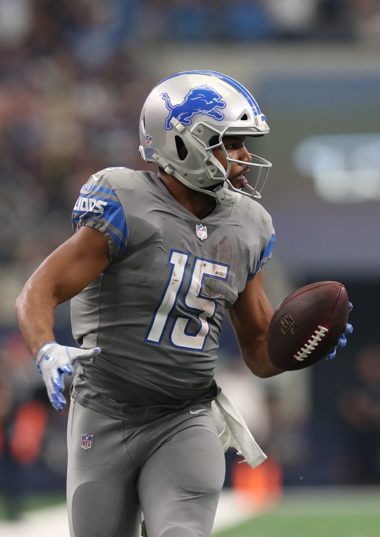Free Agent WR Golden Tate Signs With Summer Baseball League