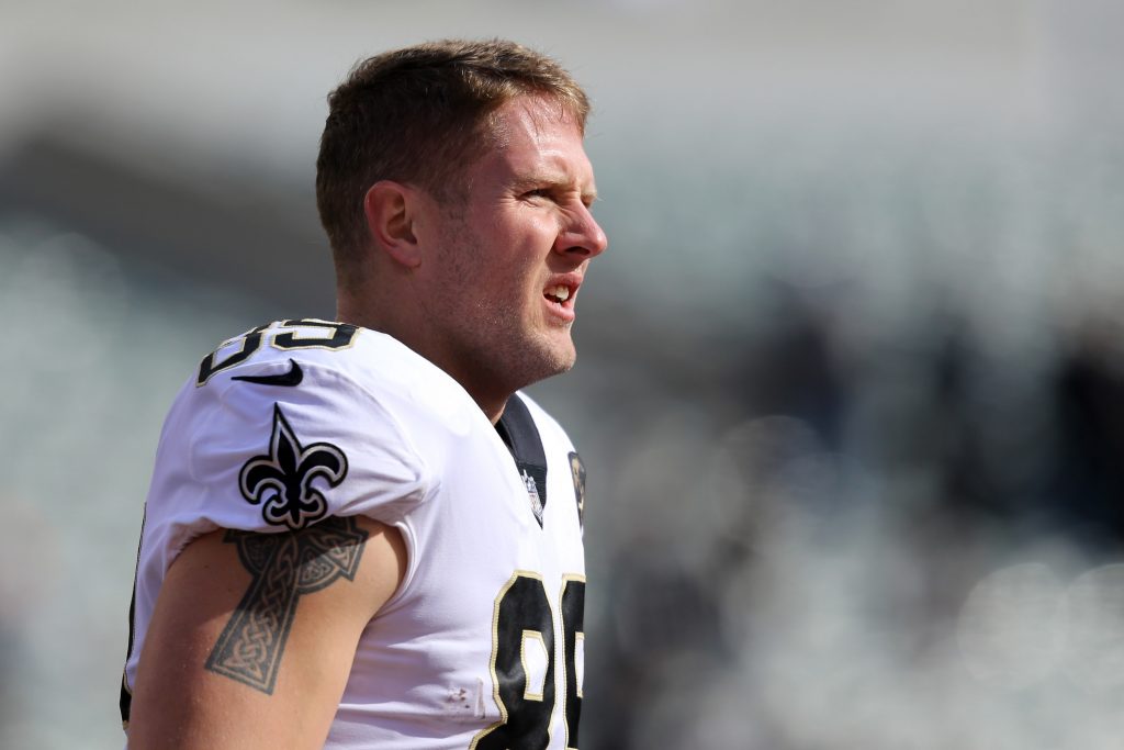 Saints keep TE Josh Hill