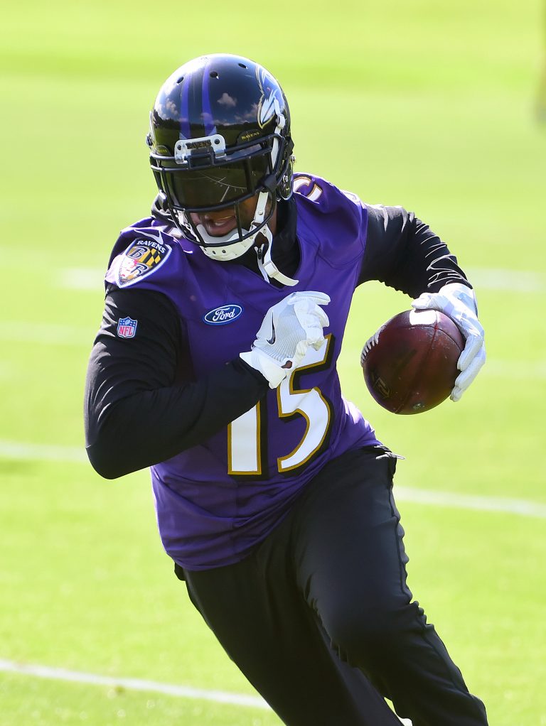 Cardinals Sign Michael Crabtree