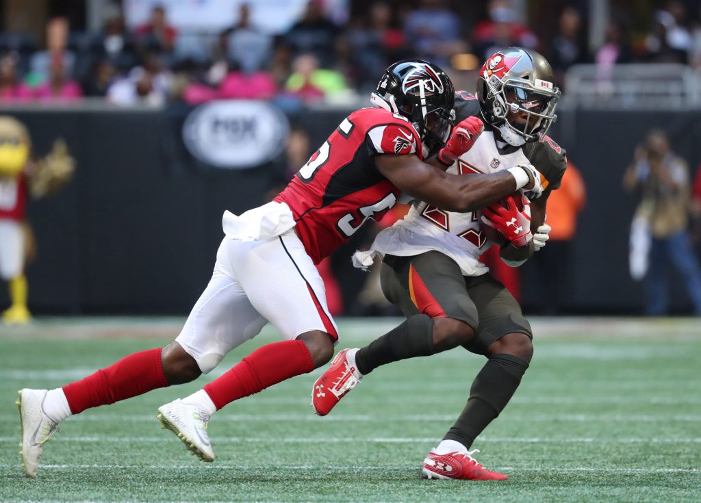 Falcons Re-Sign LB Bruce Carter