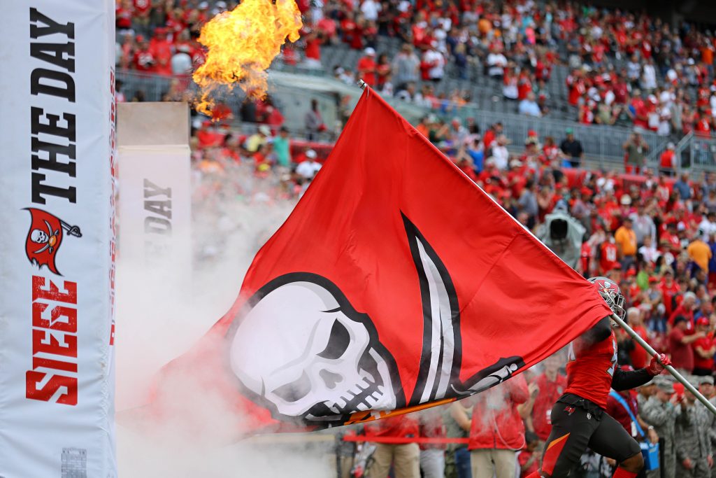 Tampa Bay Buccaneers - We have re-signed Devante Bond to a one