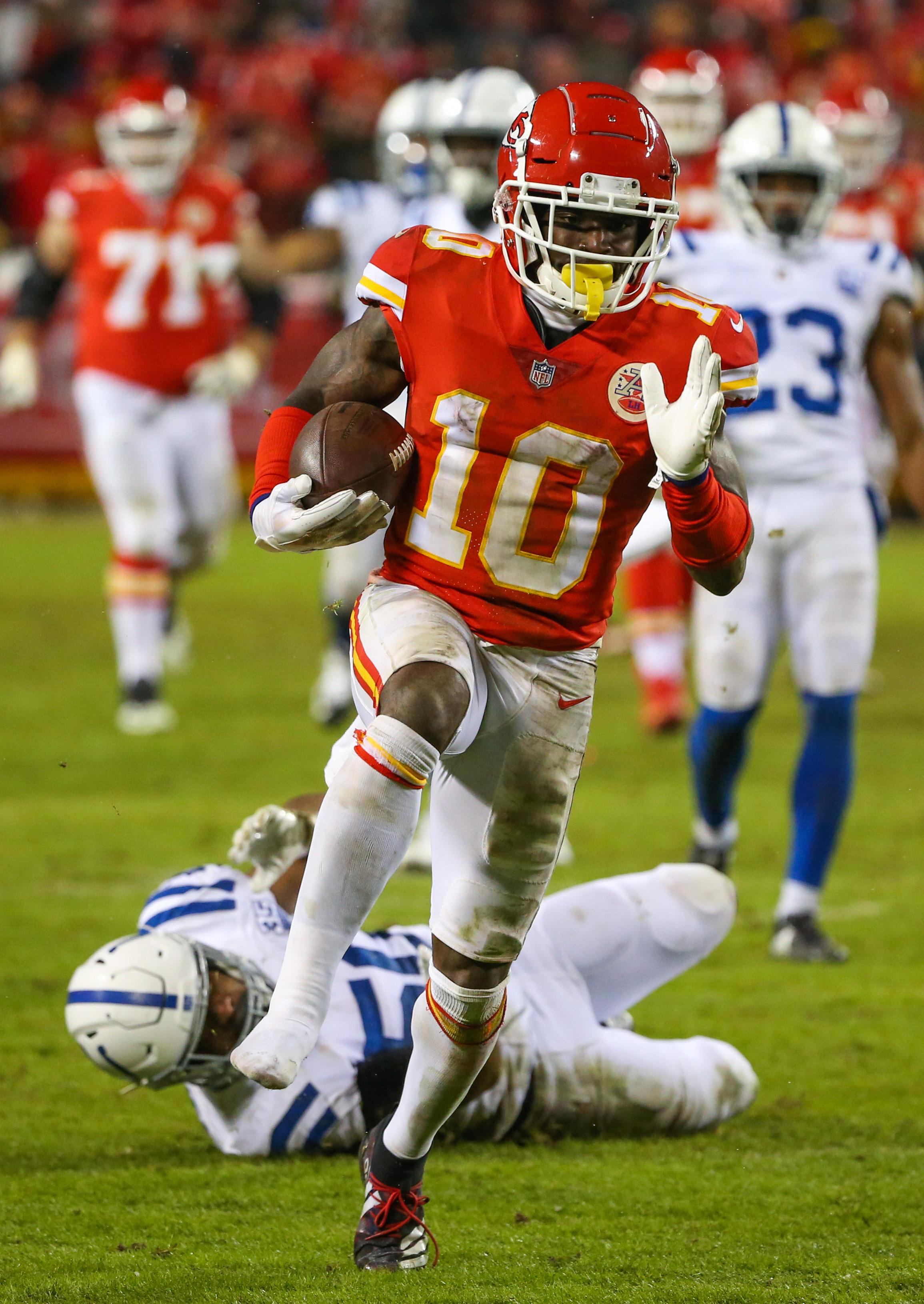 Chiefs' WR Tyreek Hill to meet with NFL investigators this week, according  to report