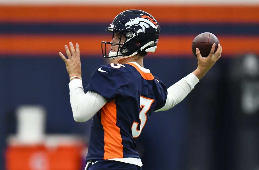 QB Drew Lock signs rookie contract with Broncos