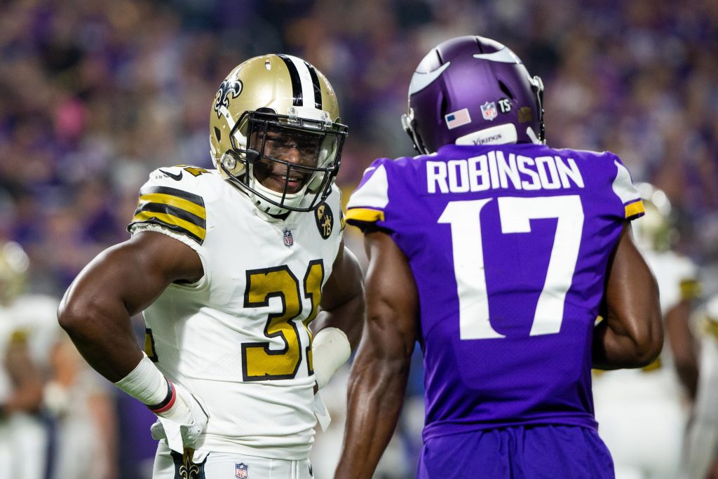 Cardinals ReSign S Chris Banjo