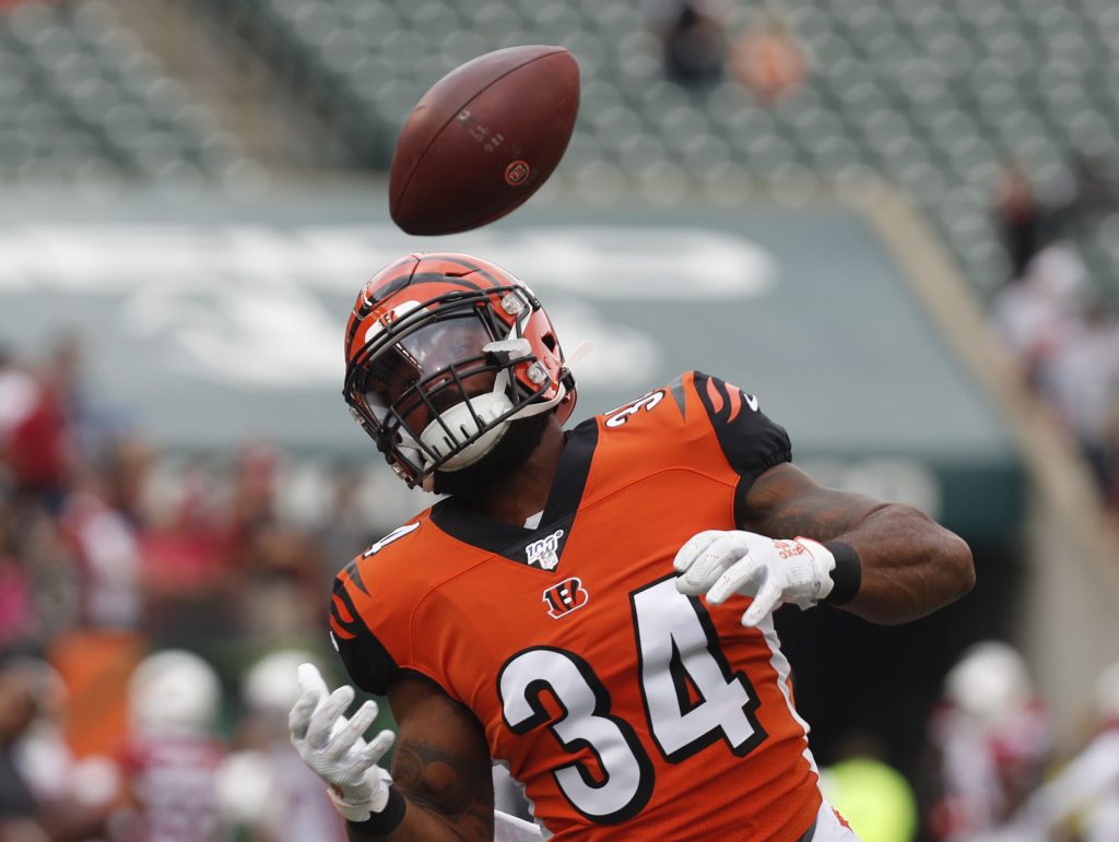 Cincinnati Bengals running back Samaje Perine (34) carries the