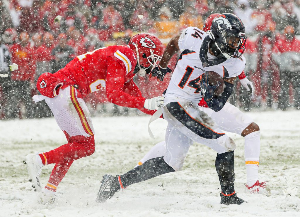 Chiefs safety Juan Thornhill tore ACL, done for season