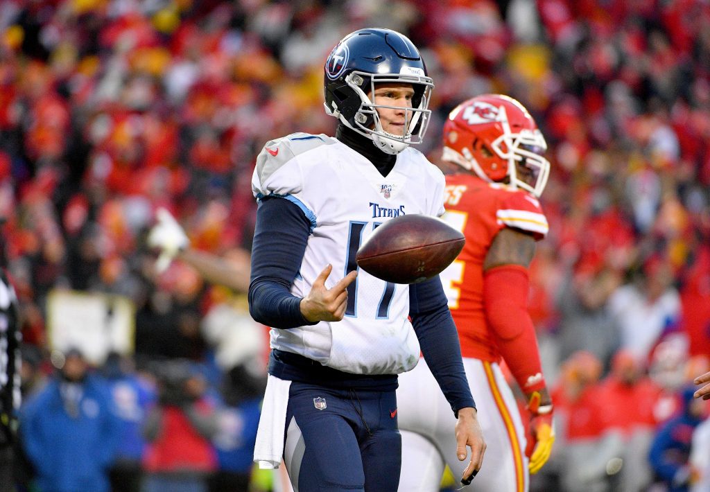 Ryan Tannehill miracle thwarts Texans rally, saves No. 1 seed for Titans