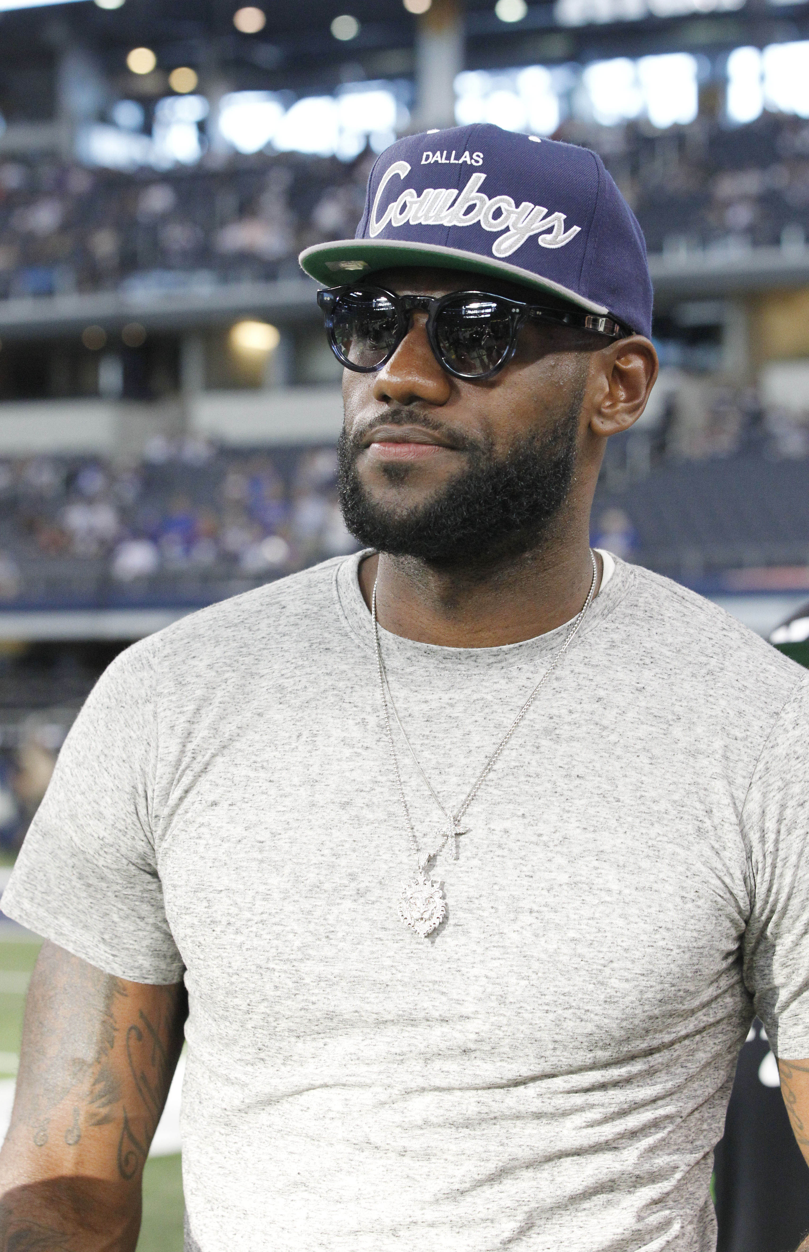 What If LeBron James Played Football For The Dallas Cowboys? 