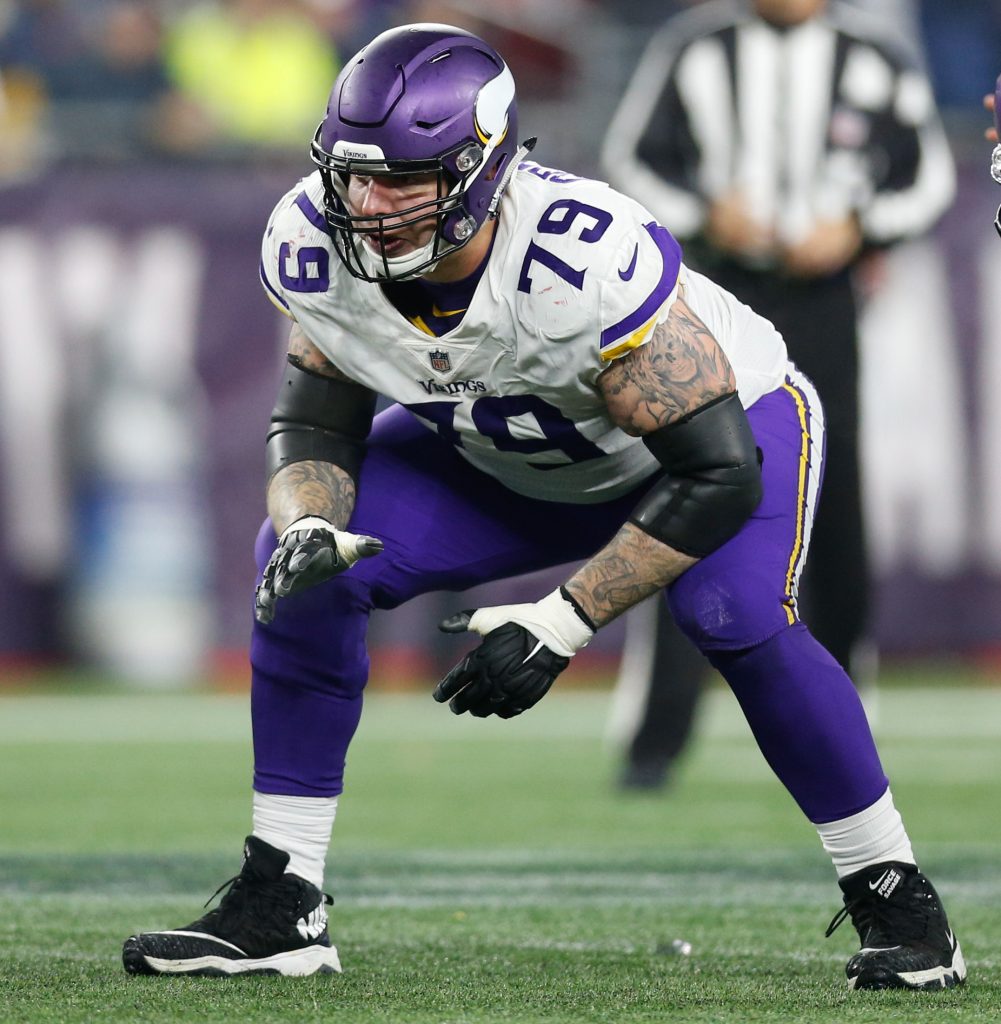 tom compton signs with vikings