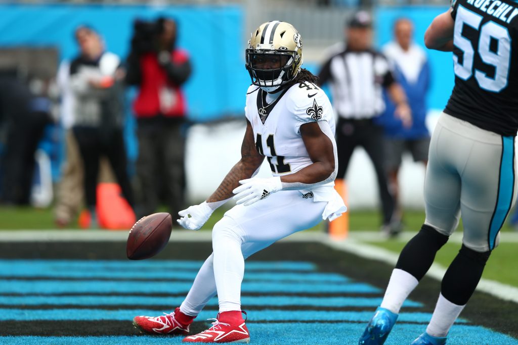 Saints RB Alvin Kamara hit receives uniform violations fine for cleats